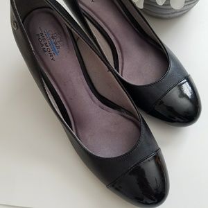 🌺 Life Stride black heels